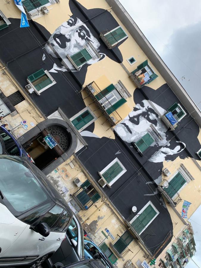 Tiluri Apartment Napoli Bagian luar foto