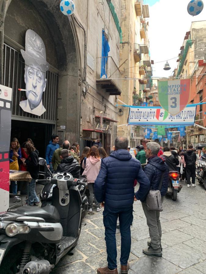 Tiluri Apartment Napoli Bagian luar foto
