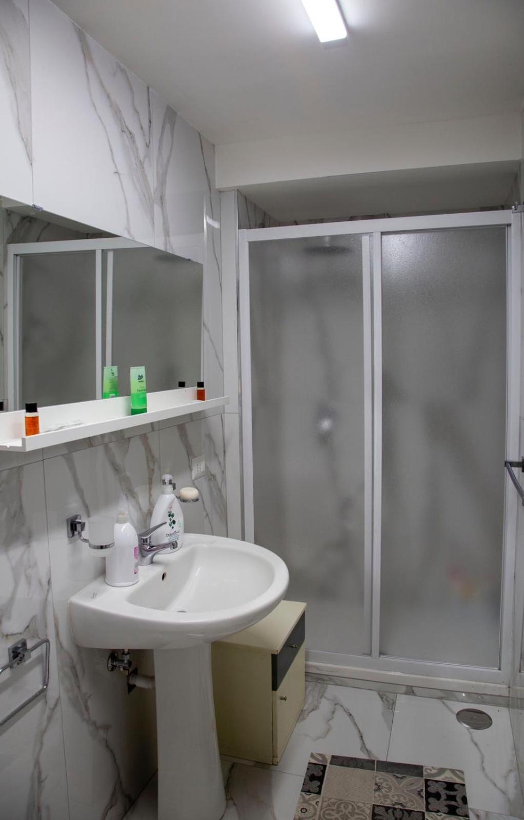 Tiluri Apartment Napoli Bagian luar foto