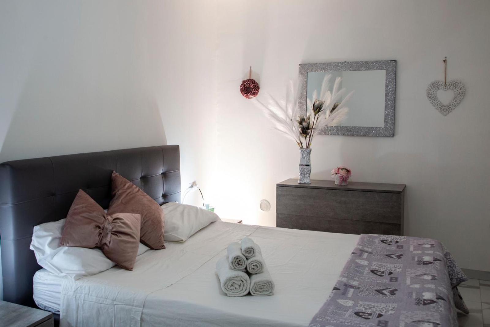 Tiluri Apartment Napoli Bagian luar foto