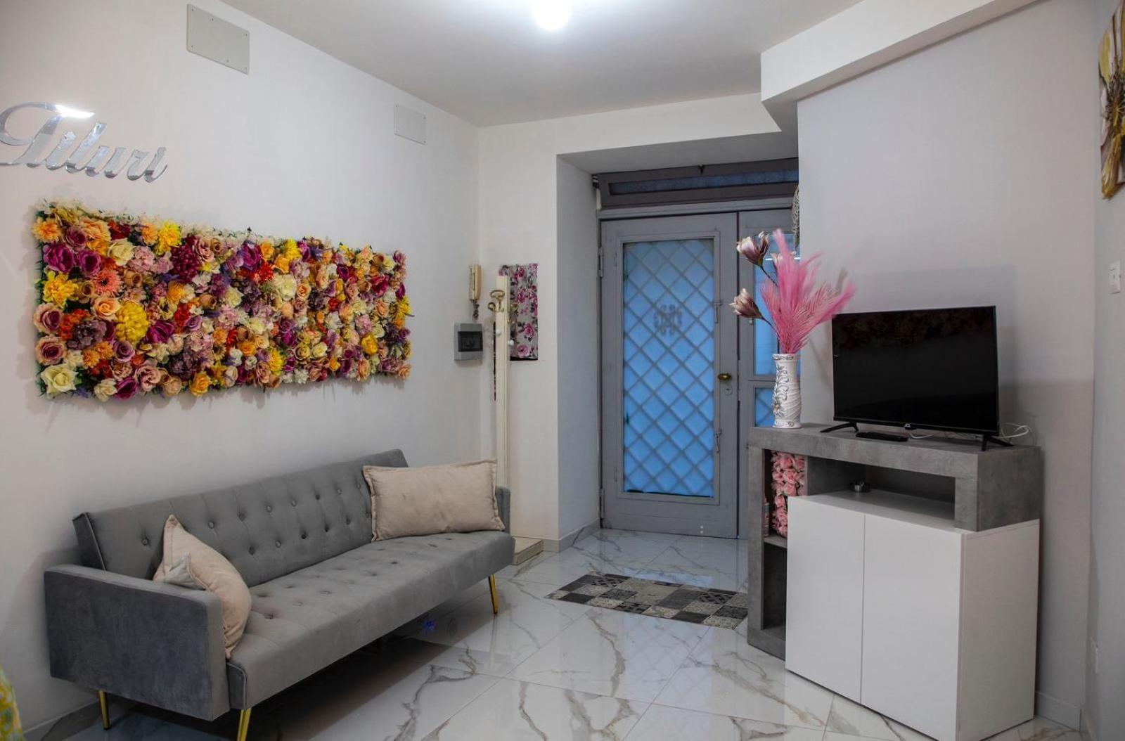 Tiluri Apartment Napoli Bagian luar foto